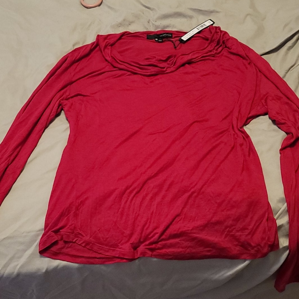 Scoop neck long sleeve blouse